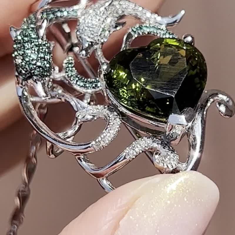 7.5Ct Chrome Green Tourmaline Tsavorite Diamond Pendant Brooch in 18K White Gold - เข็มกลัด - เครื่องประดับพลอย สีเขียว