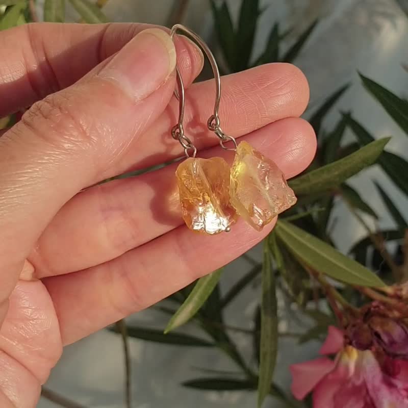 Rough Citrine Earrings, 925 Sterling Silver, Gemini, Leo, Aquarius Gift - 耳環/耳夾/耳骨夾 - 半寶石 黃色