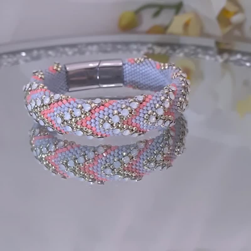 Crystal Bracelet For Women White Cuff Bangle 冰質銀灰極光 蒐藏頂級品 極光23手珠 - 手鍊/手環 - 玻璃 灰色