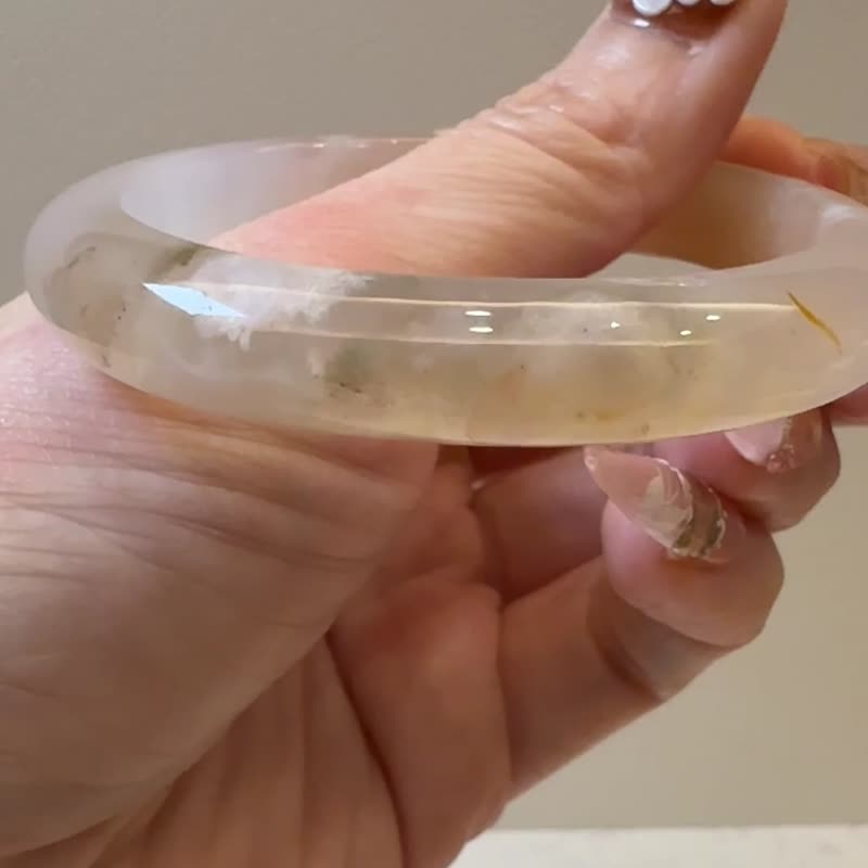 櫻花瑪瑙手鐲 瑪瑙手鐲高冰透小清新茉莉水中花貴妃鐲圈口56 - 手鍊/手環 - 玉石 