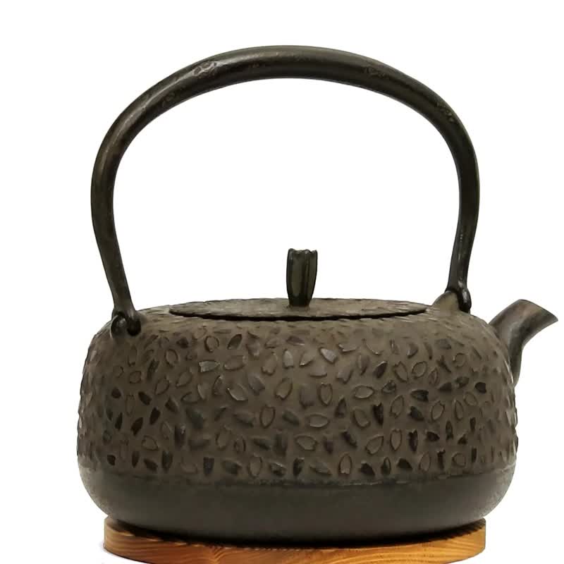 南部鐵器 鐵瓶 手工鐵壺 岩戶賢一郎 平丸小櫻1.2L 日本製 - 茶壺/茶杯/茶具 - 其他金屬 咖啡色
