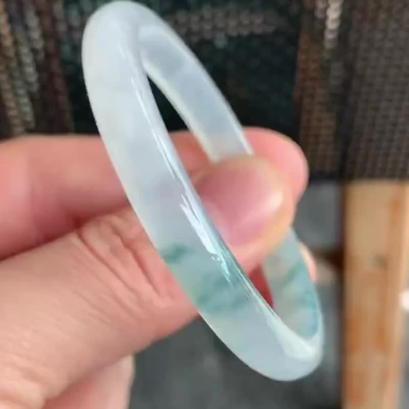 冰種翡翠天然翡翠玉鐲 A玉手鐲 玉鈪 • 冰種飄花翡翠福鐲 - 手鍊/手環 - 玉石 綠色