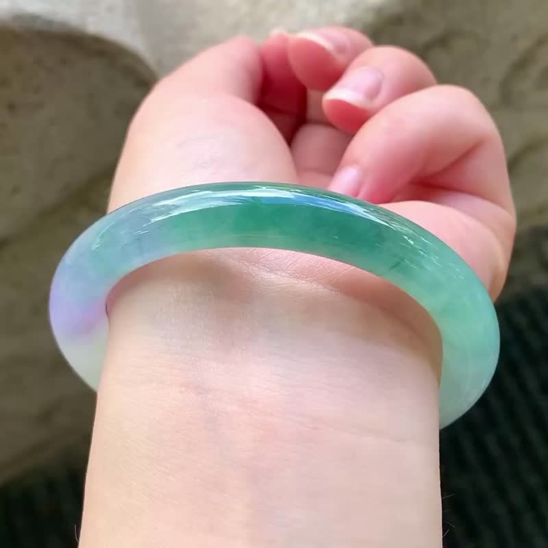 天然冰種翡翠玉鐲 A玉手鐲 玉鈪 • 糯冰種春帶彩翡翠圓鐲 - 手鍊/手環 - 玉石 綠色