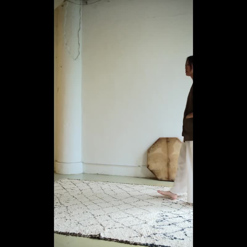 開襟七分袖薄罩衫 / 慕斯布 米白 - 女大衣/外套 - 棉．麻 白色