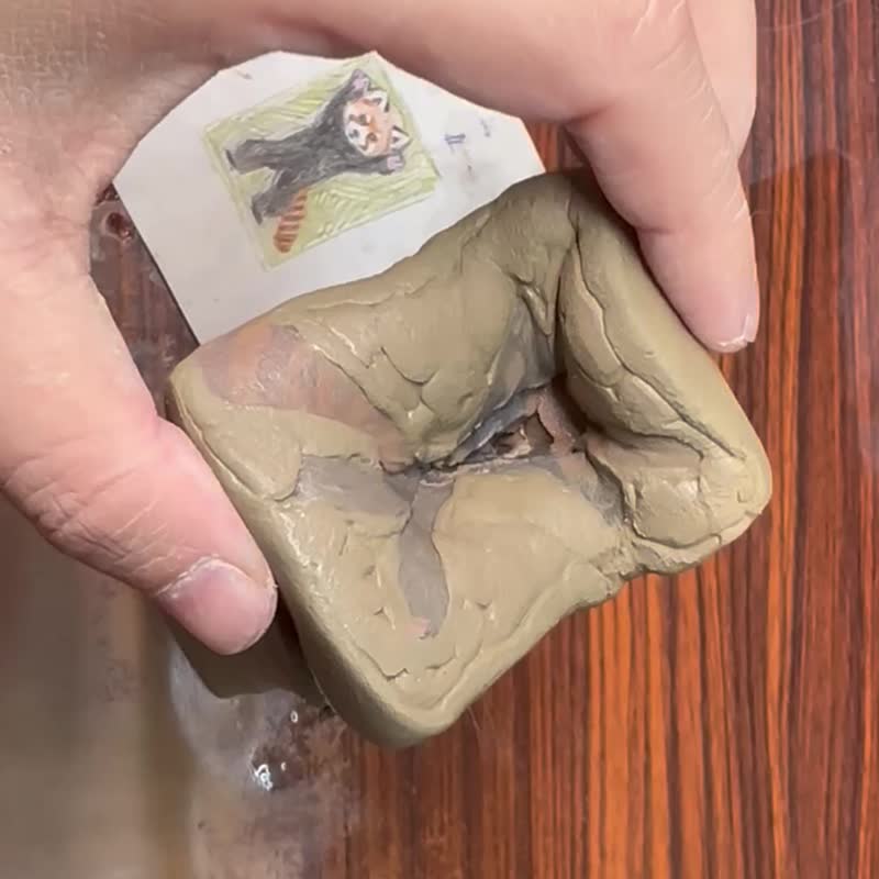 絞胎磁器皿—威嚇するレッサーパンダ - 皿・プレート - 磁器 グリーン