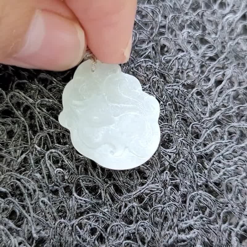 【親翠】天然翡翠 白冰種水美無拋光九尾寶寶狐調整式繩鏈 養成系 - 項鍊 - 玉石 白色