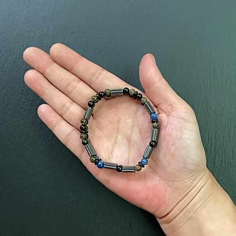 Black Stone , Stone, obsidian, green hair crystal and ebony wood | Avoid evil and protect villains and prosper career | Bracelet - Bracelets - Crystal Multicolor