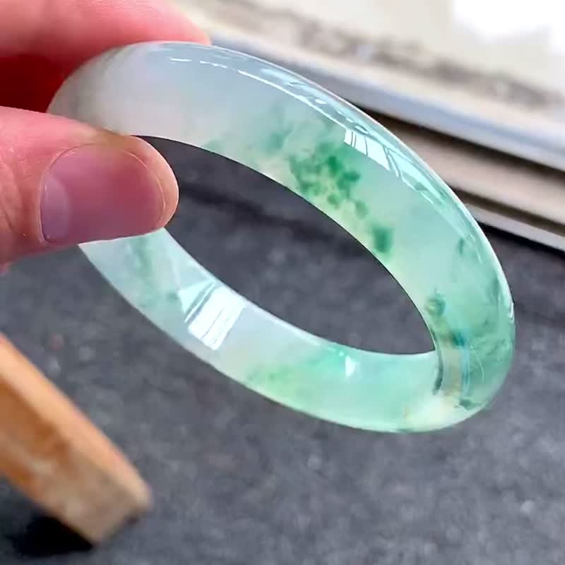 冰種翡翠天然翡翠玉鐲 A玉手鐲玉鈪 • 冰種飄花翡翠貴妃鐲 - 手鍊/手環 - 玉石 綠色