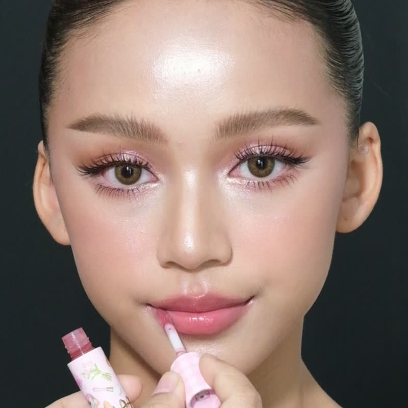 FreshO2 Ladcha Thai makeup instructor jointly branded Glossy art lip oil 5.3g gloss - Lip & Cheek Makeup - Paper Pink