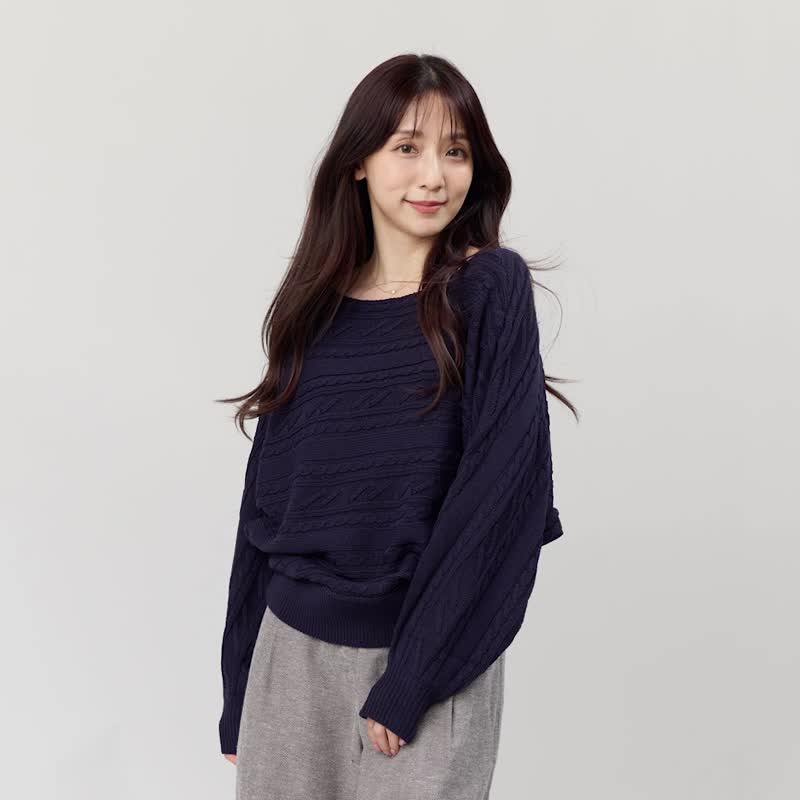 Bonnie一字領麻花蝙蝠袖針織毛衣 - 女毛衣/針織衫 - 棉．麻 藍色