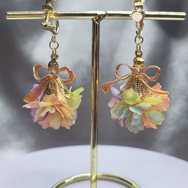【If I could give you a bouquet of spring】Crystal flower earrings - ต่างหู - เรซิน หลากหลายสี