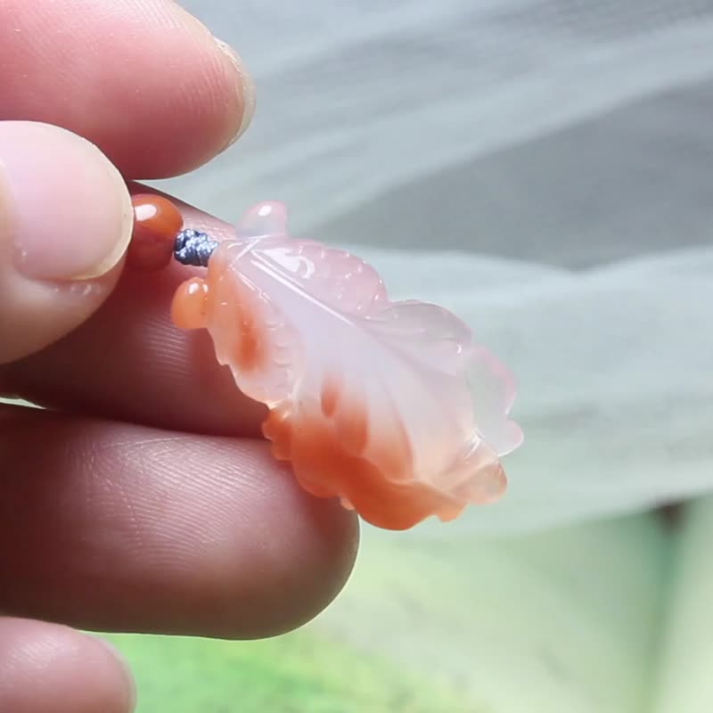 【小金魚】天然南紅瑪瑙小吊墜/生動可愛玉墜掛件/寓意金玉滿堂 - 項鍊 - 玉石 紅色