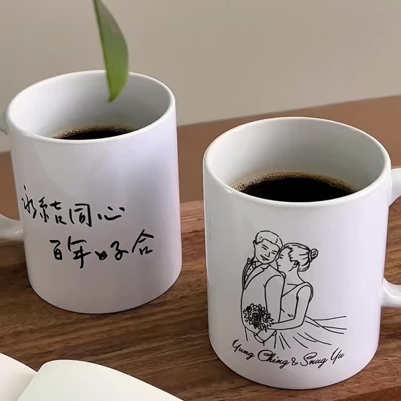 客製化結婚禮物【加贈杯墊】線條似顏繪-馬克杯-先生太太對杯 - 杯子 - 陶 白色