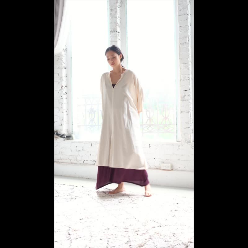 OMAKE 鑰匙領落肩前開衩罩衫洋裝 / 菱紋布 橄欖綠 - 洋裝/連身裙 - 棉．麻 綠色