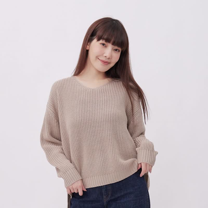 V領針織小開衩舒適毛衣Vivian - 女毛衣/針織衫 - 其他人造纖維 卡其色
