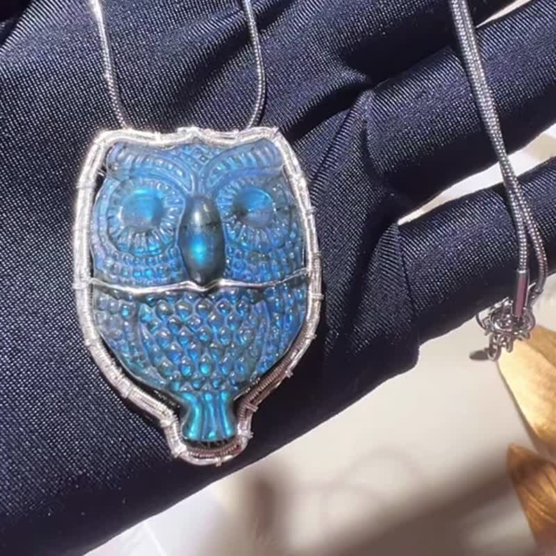 Handmade silver wire wound carved owl brooch pendant dual-purpose - Necklaces - Gemstone Multicolor