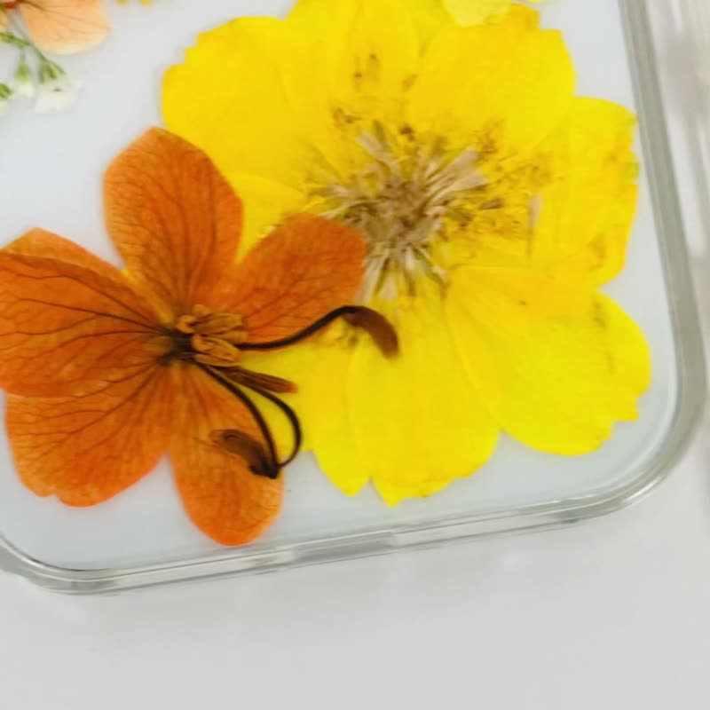 Natural Real Dried Pressed Flower Phone Case for iPhone 16 Pro Max Samsung S25 - Phone Cases - Plants & Flowers 