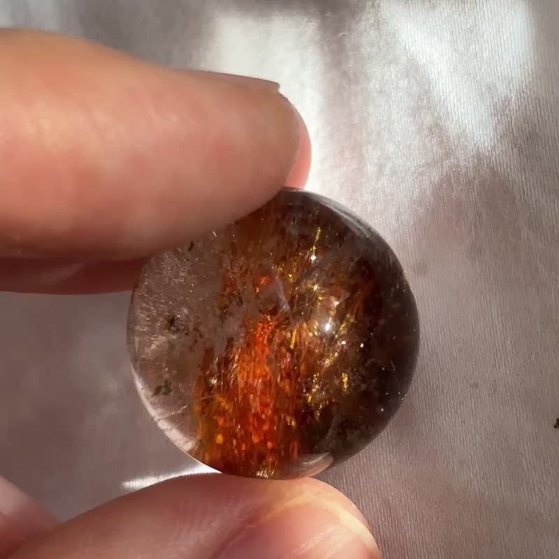 巴西紅幽靈球 紅幽靈 冰亮 星光 金髪 水晶 擺設 連座 phantom - 擺飾/家飾品 - 水晶 紅色