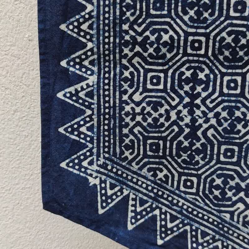 Batik Runner B - 手工桌布 - 擺飾/家飾品 - 棉．麻 藍色
