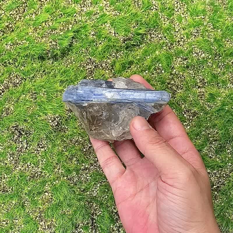 手串充電站-天然原礦藍晶石共生白水晶及黑碧璽 養水晶 消磁淨化 - 擺飾/家飾品 - 水晶 多色