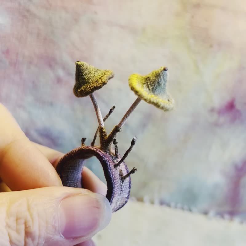 壹染指原創 草木染棉麻全手縫 | 有趣的蘑菇指環 | 客制 - 戒指 - 棉．麻 多色