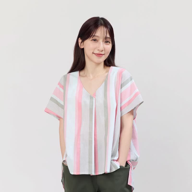 Vicky夏日V領棉質寬上衣/ 綠粉條 - 女襯衫 - 棉．麻 