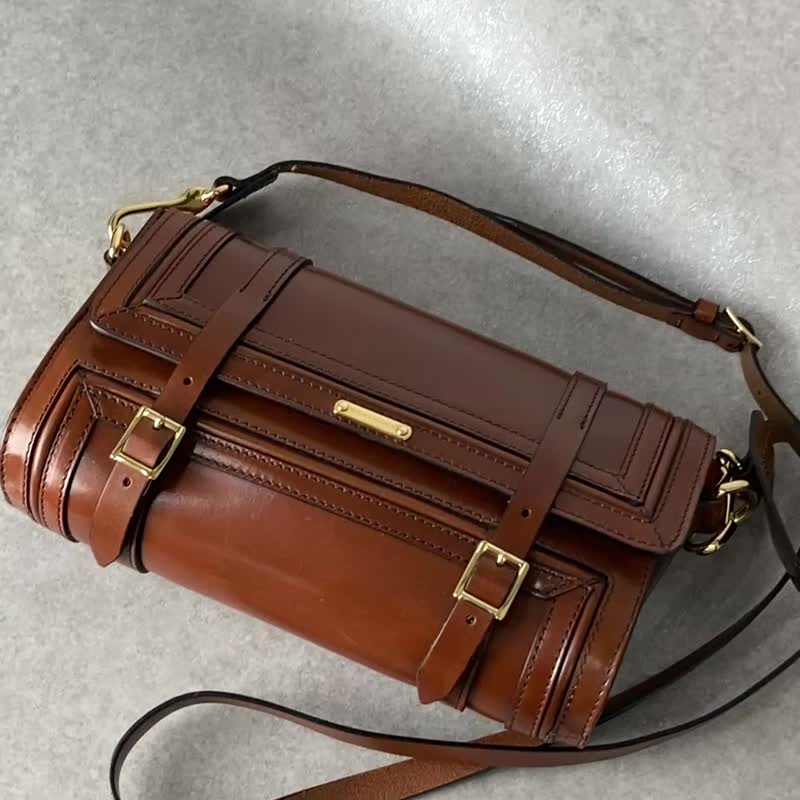 【 日本直送　名牌中古包 】BURBERRY バーバリー ショルダーバッグ ブラウン ロゴ レザー vintage ヴィンテージ オールド 8ny68f - 側背包/斜背包 - 真皮 咖啡色