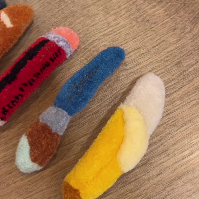 紅鉛筆 法式彈簧夾 文創 頭飾 髮飾 俄羅斯刺繡 戳戳繡 客制化 - 髮夾/髮圈 - 羊毛 紅色
