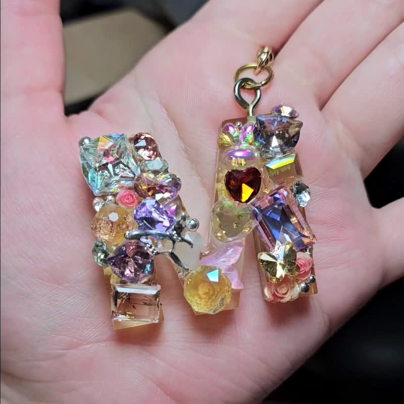Double-sided Earn Money L Eternal Life Flower & Diamond Earn Keychain - Keychains - Other Materials Multicolor
