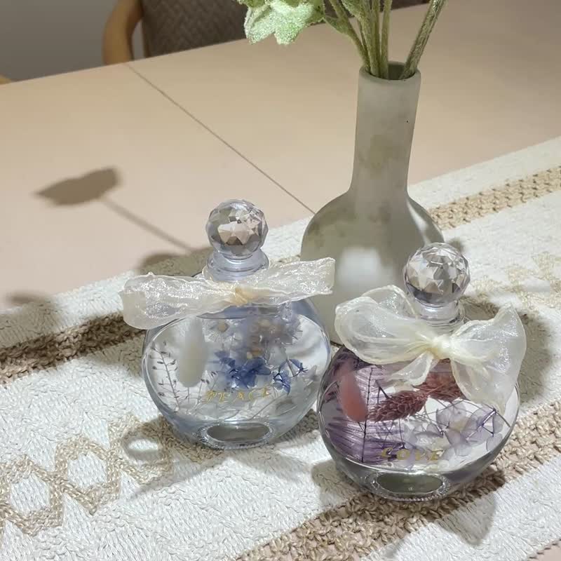 嵐緹花香室 浪漫永生花浮游花燈 生日禮物/永生花/母親節禮物 - 乾燥花/永生花 - 玻璃 