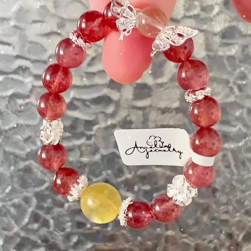 Peach Talisman丨Collectible Starlight Pigeon Blood Red Strawberry Crystal Gold Lepidolite Venus Blonde Crystal Original Design Bracelet - สร้อยข้อมือ - คริสตัล สีแดง