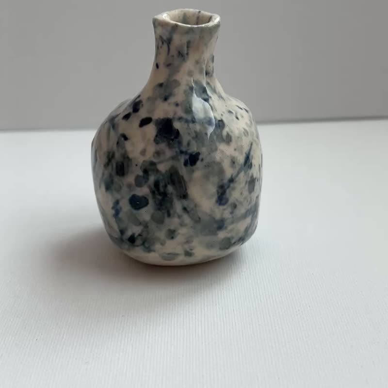 絮曲01  青花小花瓶   H8.9 cm - 花瓶/花器 - 陶 
