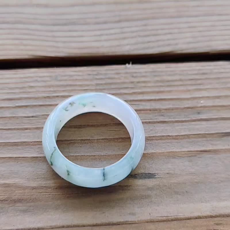 【親翠】天然翡翠 冰冷冽冰川螢光水墨藝術草花手指鐲16.5號戒圈 - 戒指 - 玉石 多色