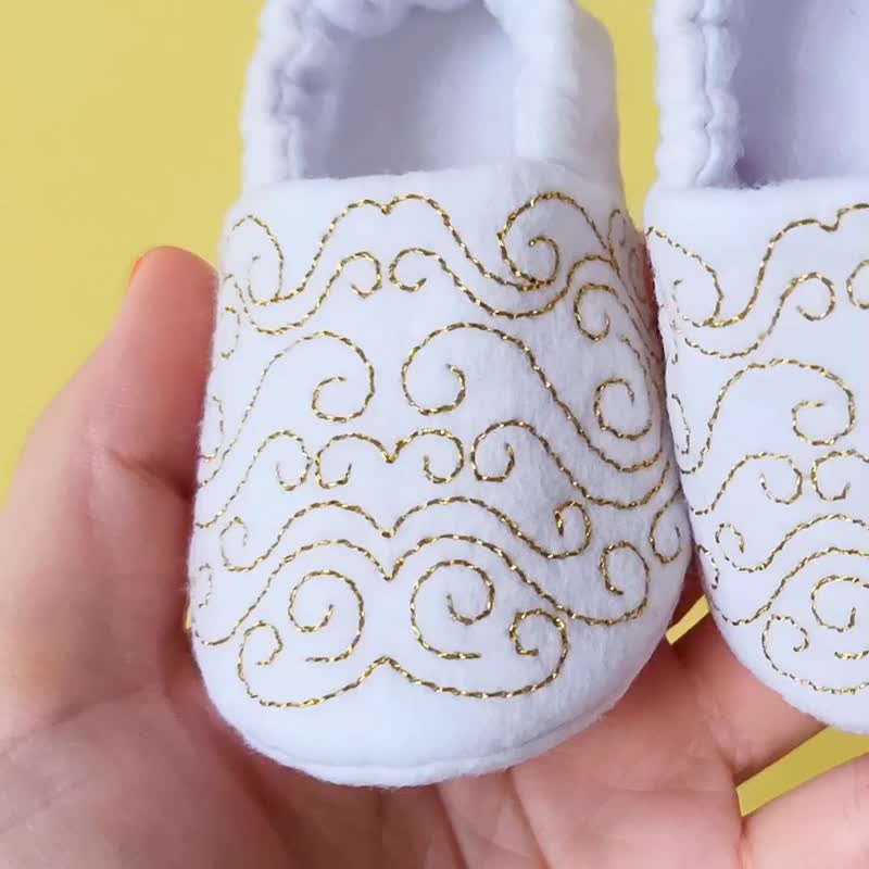 Baby Shoes Newborn White Slippers Gold Embroidery . Baby Shower Christening Gift - รองเท้าเด็ก - วัสดุอื่นๆ ขาว