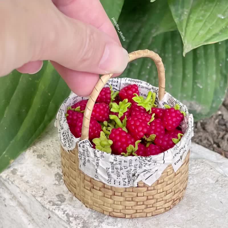 Doll miniature basket with raspberries for playing with doll - 公仔/玩偶 - 其他材質 多色
