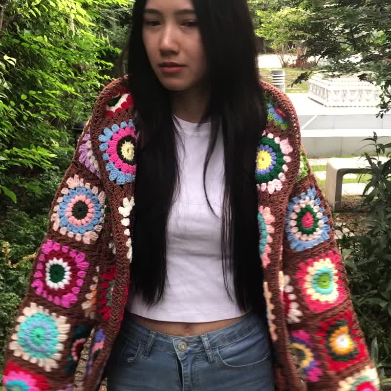 女士手工鉤針祖母方格超大長袖連帽開襟衫 - 波西米亞風 - 女毛衣/針織衫 - 棉．麻 咖啡色