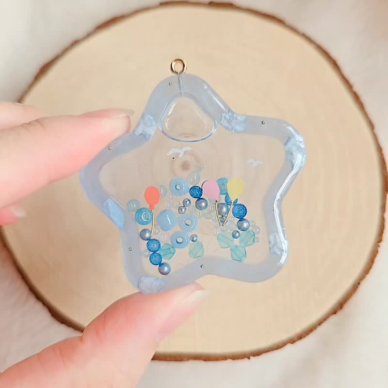 Yanyu handmade key ring pendant quicksand sky white clouds blue weather ball bird dream - Keychains - Resin Blue