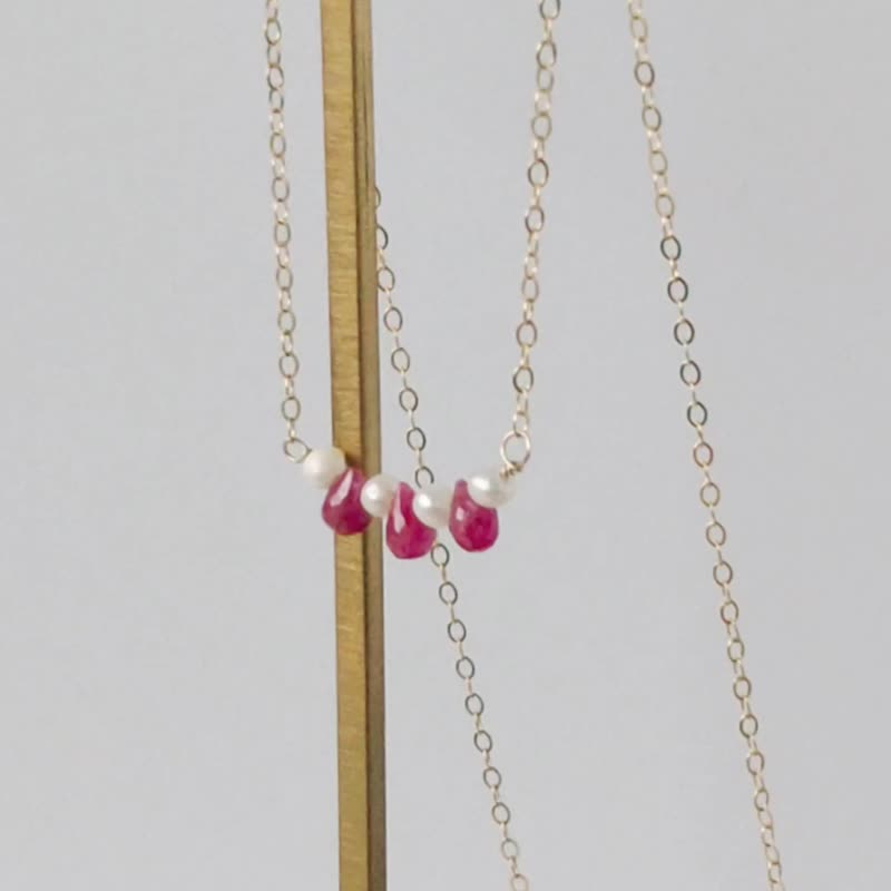 SV925/14KGF Ruby & Pearl Smile Necklace, June July Birthstone, Grace - สร้อยคอ - เครื่องประดับพลอย สีแดง