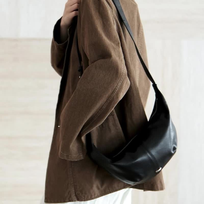 sobag韓版簡約設計師款真皮牛角斜挎女包氣質單肩手提腋下餃子包 - 側背包/斜背包 - 真皮 黑色