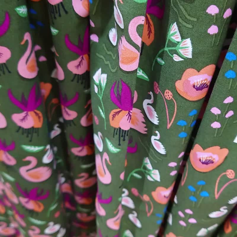 【受注制作】  Swan and Flowers Skirt / Free size / Organic cotton USA fabric / 日本製